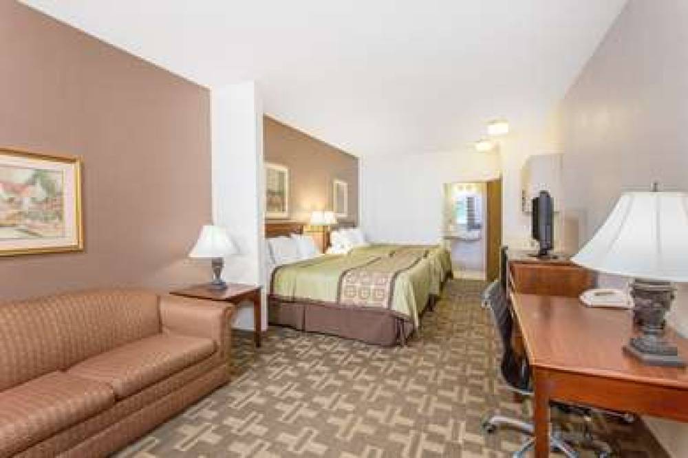 DAYS INN LEXINGTON 8