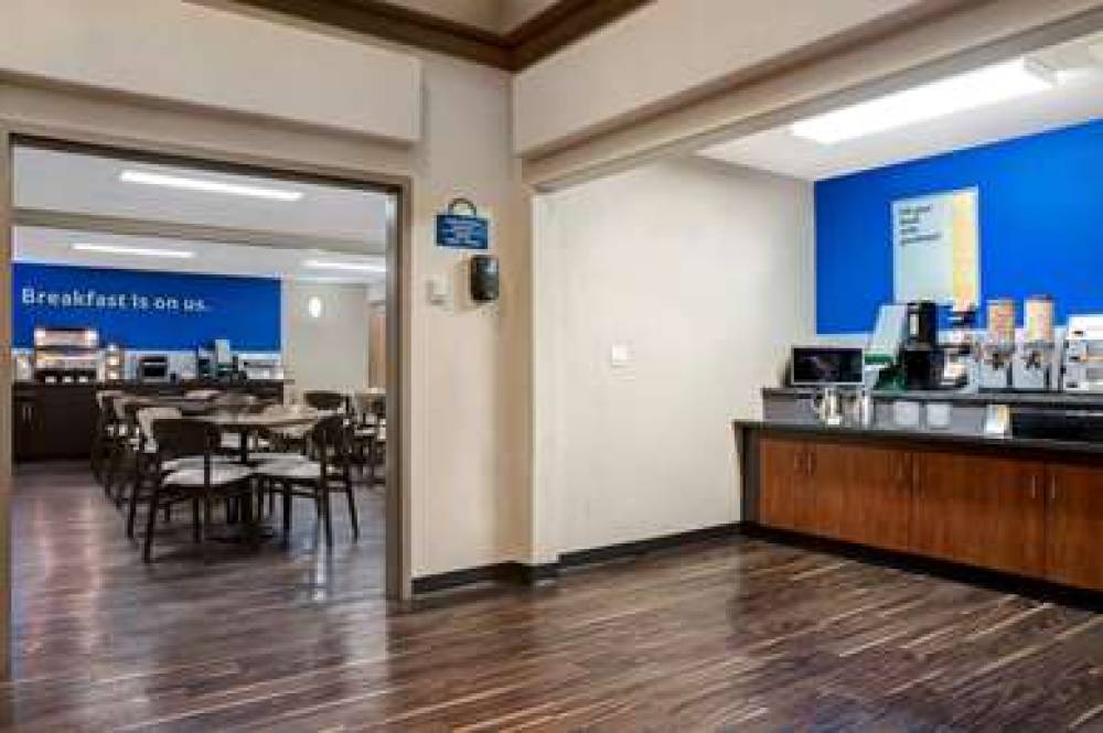 Days Inn Medicine Hat 8