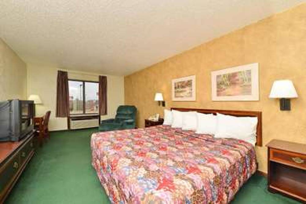 DAYS INN OZARK SPRINGFIELD 6