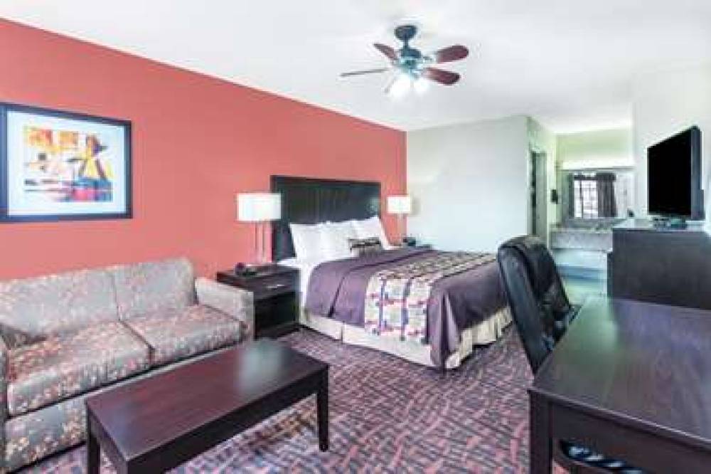 Days Inn Rayville 10