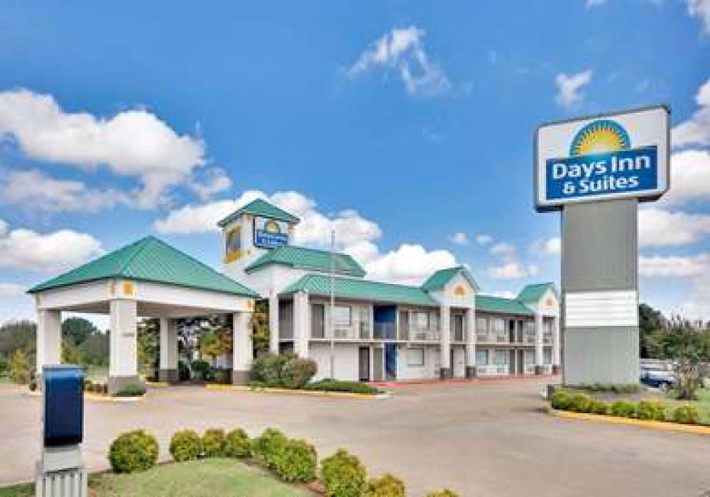 DAYS INN SUITES BENTONVILLE 1