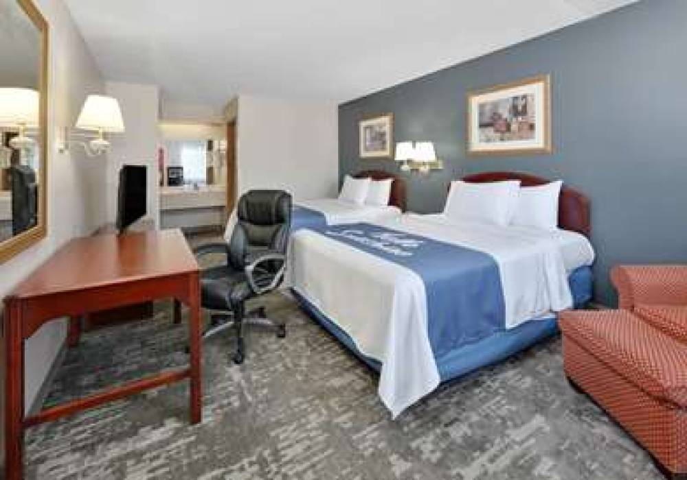 DAYS INN SUITES BENTONVILLE 6