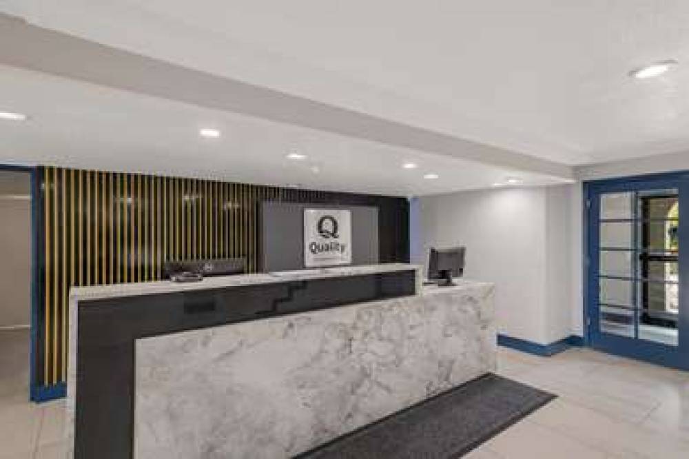 DAYS INN & SUITES BY WYNDHAM ALTAMO 5