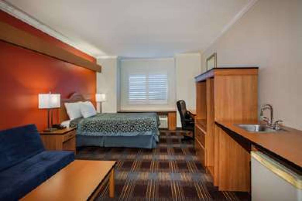 Days Inn & Suites By Wyndham Antioch 4