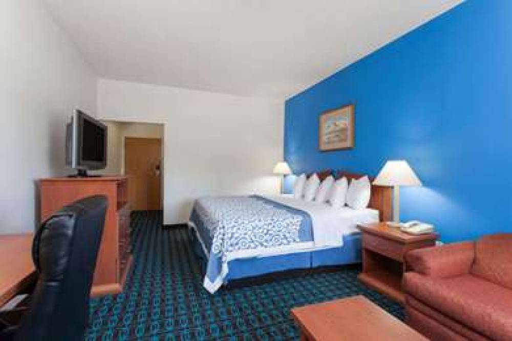 Days Inn & Suites By Wyndham Cambridge 7