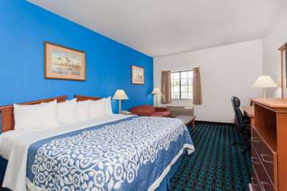 Days Inn & Suites By Wyndham Cambridge 5