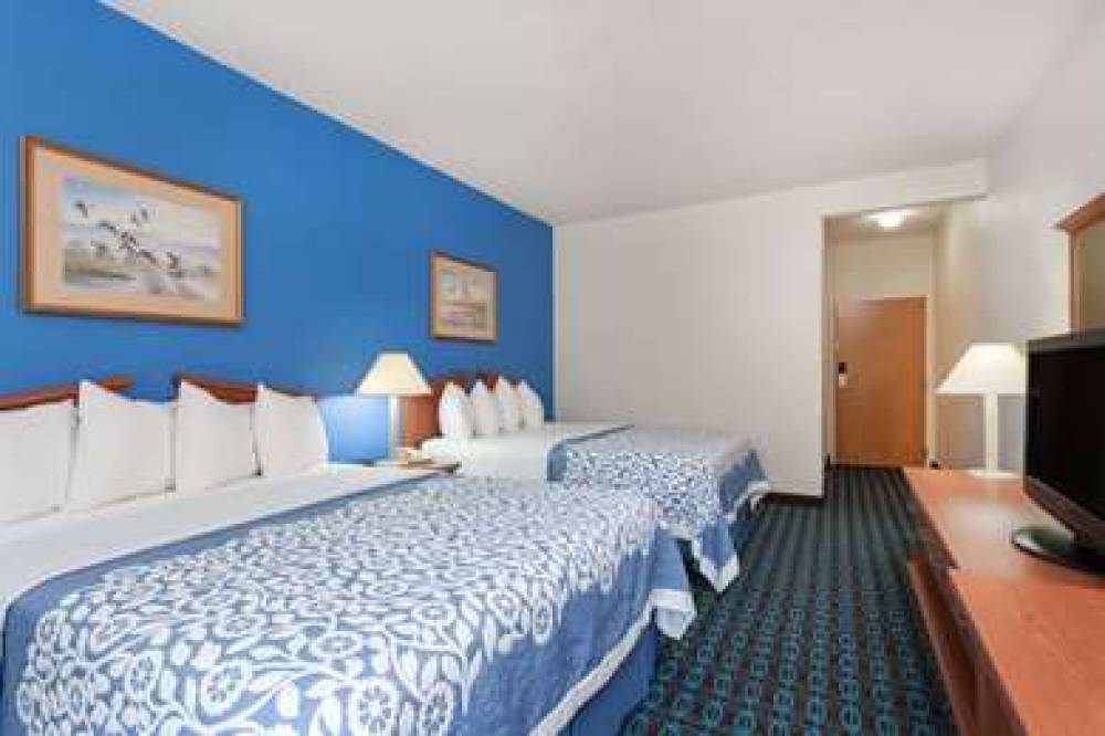 Days Inn & Suites By Wyndham Cambridge 8