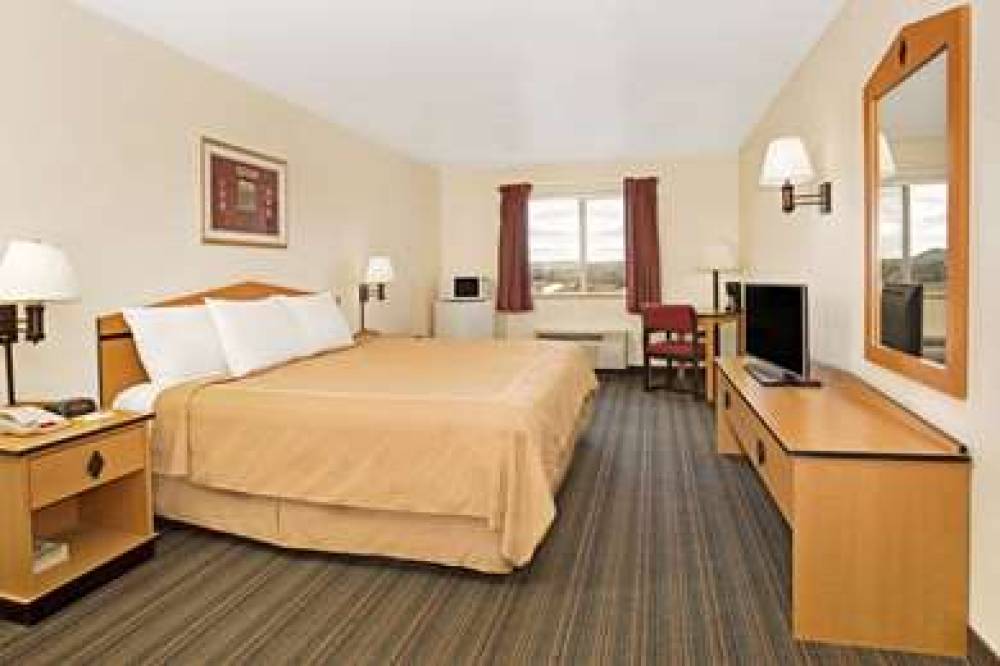 DAYS INN & SUITES BY WYNDHAM CASTLE 6