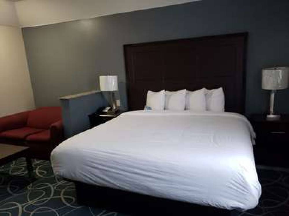 Days Inn & Suites By Wyndham Cleburne TX 10