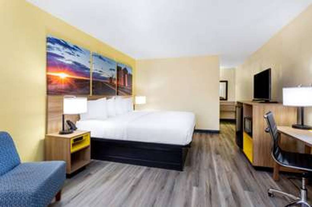 Days Inn & Suites By Wyndham Clovis 9