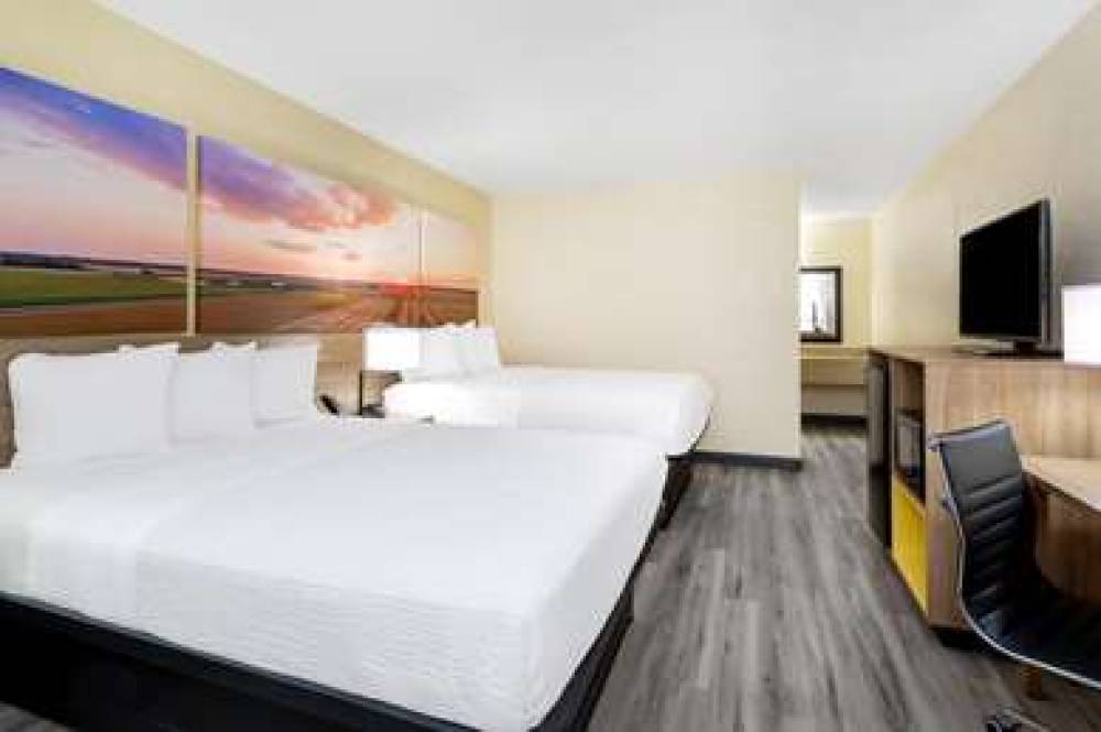 Days Inn & Suites By Wyndham Clovis 10