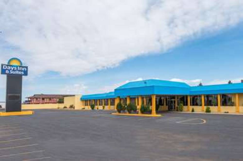 Days Inn & Suites By Wyndham Clovis 1