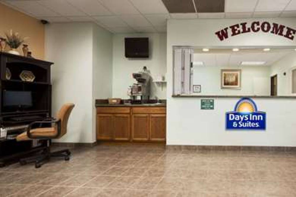 DAYS INN & SUITES BY WYNDHAM, COLUM 2