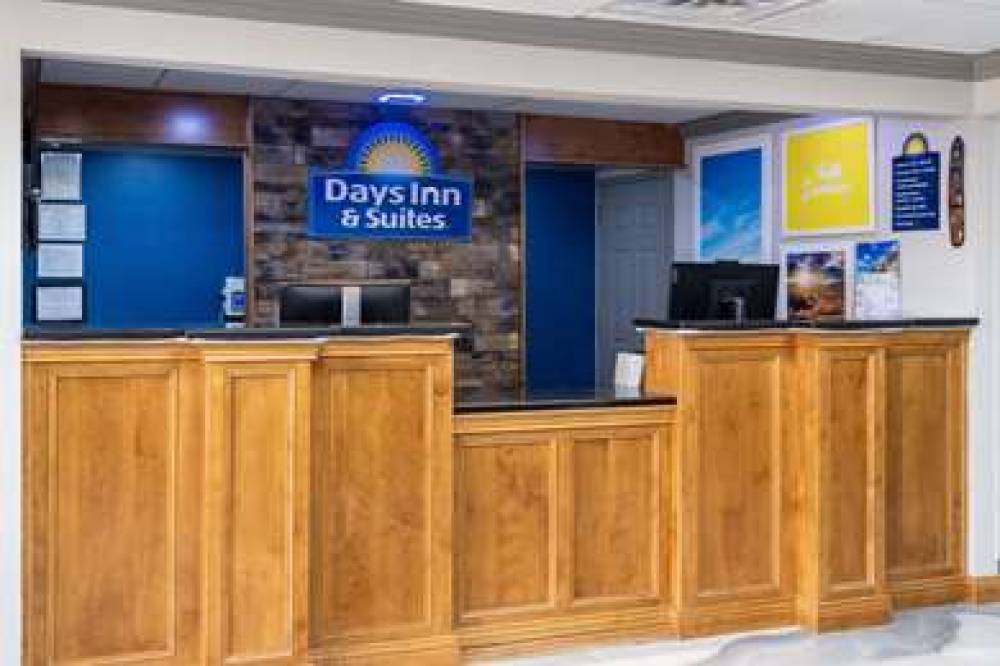 DAYS INN & SUITES BY WYNDHAM, COMME 3