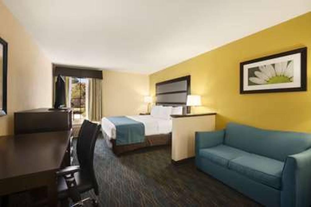 DAYS INN & SUITES BY WYNDHAM, COMME 10