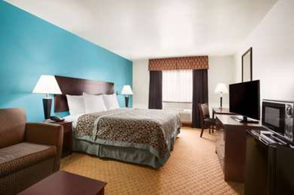 Days Inn & Suites By Wyndham Conroe North 8