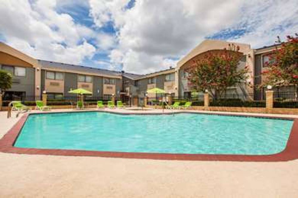 Days Inn & Suites By Wyndham Corpus Christi Central 3