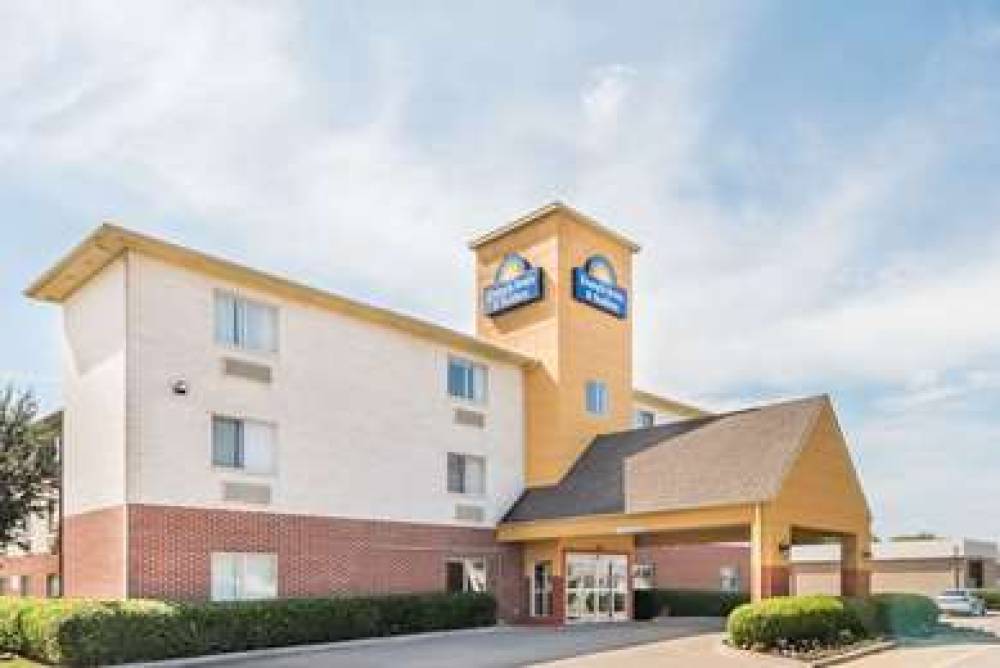 Days Inn & Suites By Wyndham Dallas