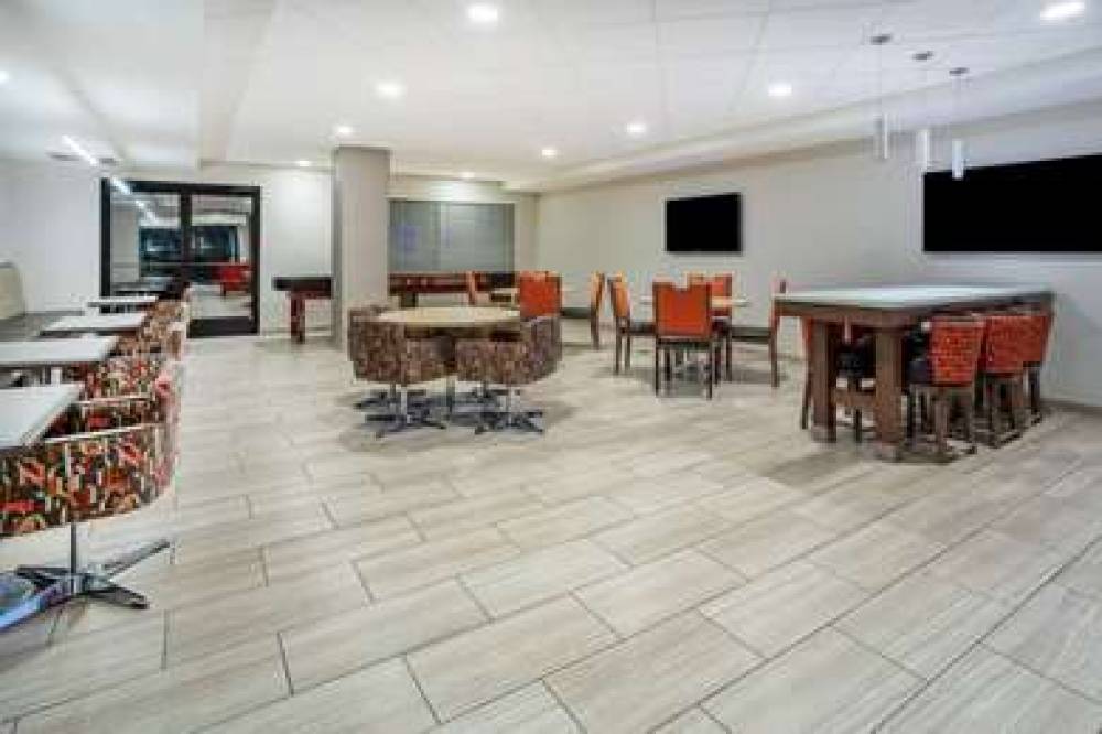 Days Inn & Suites By Wyndham Denver International Airport 8