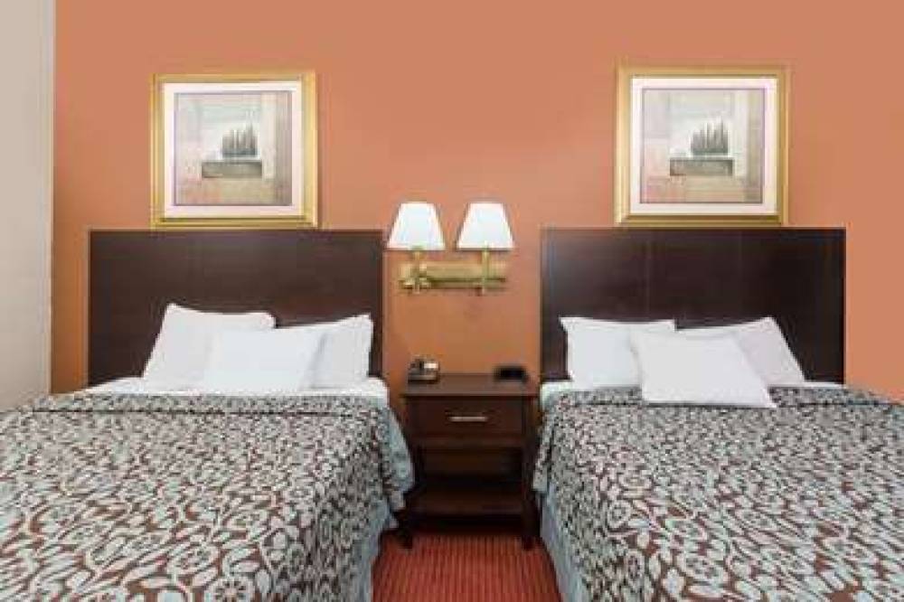 Days Inn & Suites By Wyndham Des Moines Airport 10