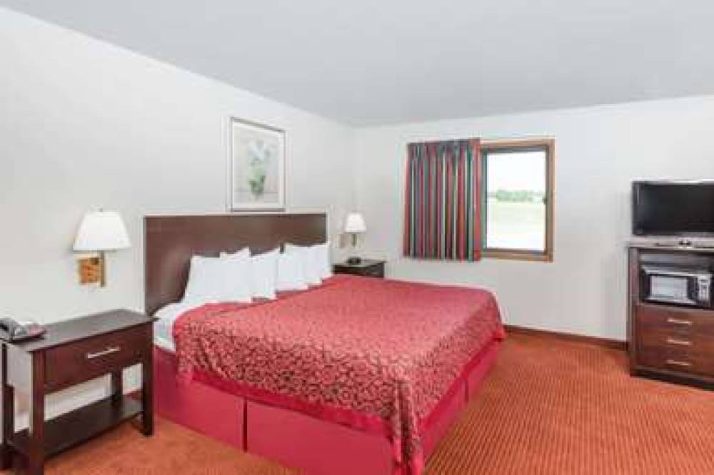 Days Inn & Suites By Wyndham Des Moines Airport 6