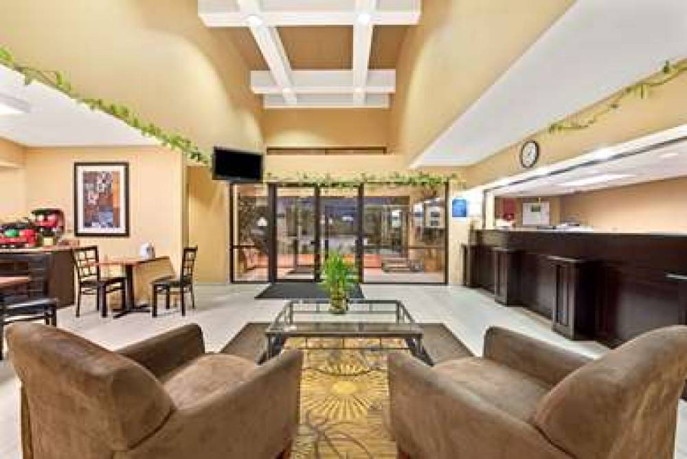 Days Inn & Suites By Wyndham DeSoto 3