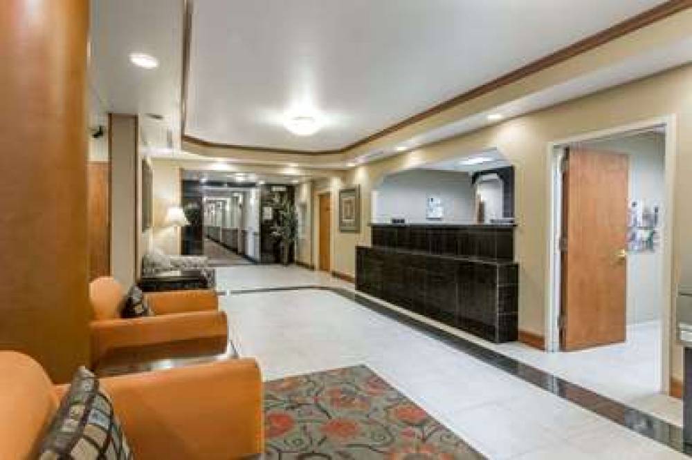 DAYS INN & SUITES BY WYNDHAM FORT P 2