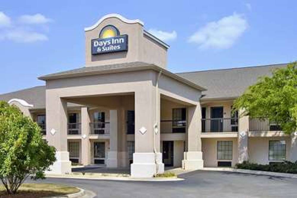 Days Inn & Suites By Wyndham Fort Valley