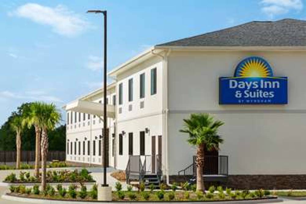 DAYS INN & SUITES BY WYNDHAM GREATE 2