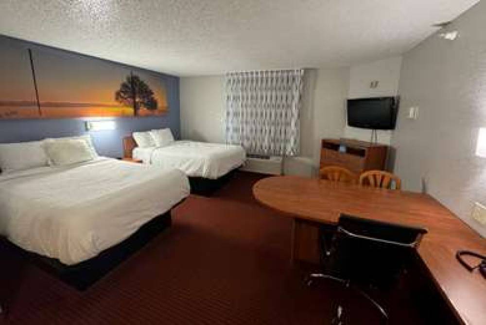 Days Inn & Suites By Wyndham Green Bay WI. 7