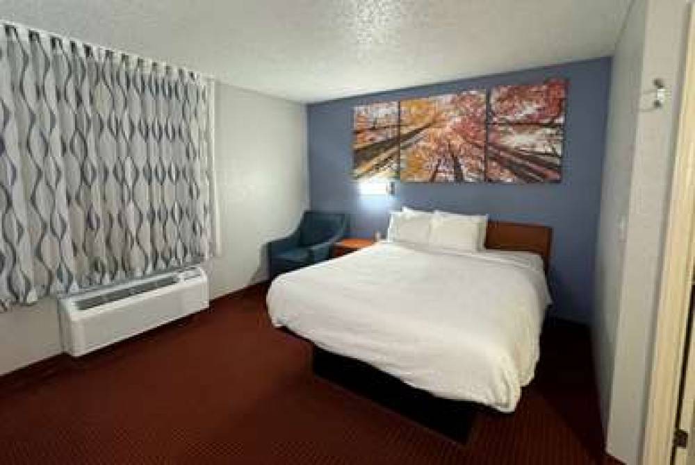 Days Inn & Suites By Wyndham Green Bay WI. 6