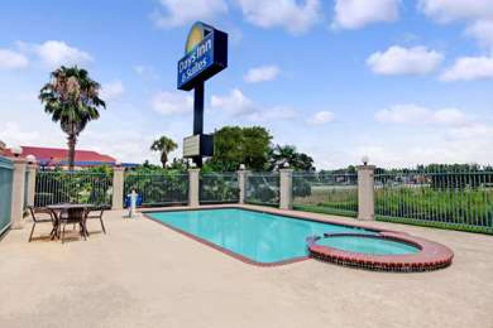 Days Inn & Suites By Wyndham Houston North/FM 1960 5