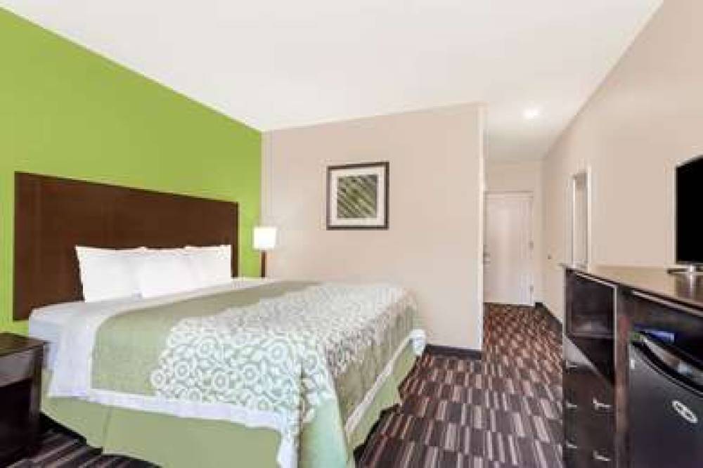 Days Inn & Suites By Wyndham Jamaica JFK Airport 7