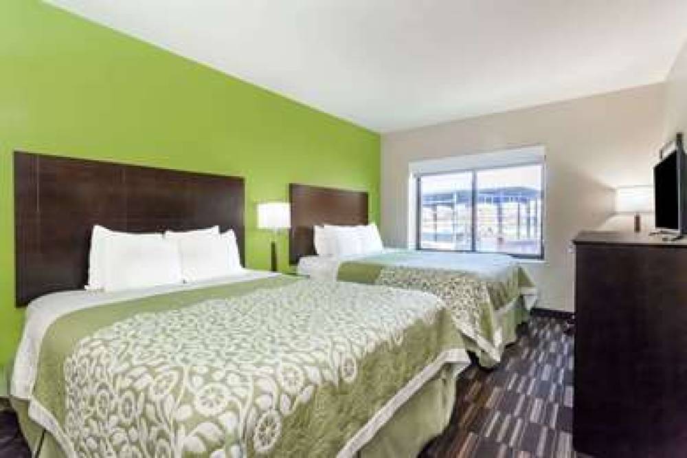 Days Inn & Suites By Wyndham Jamaica JFK Airport 9