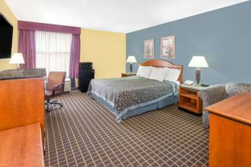 Days Inn & Suites By Wyndham Kalamazoo 9