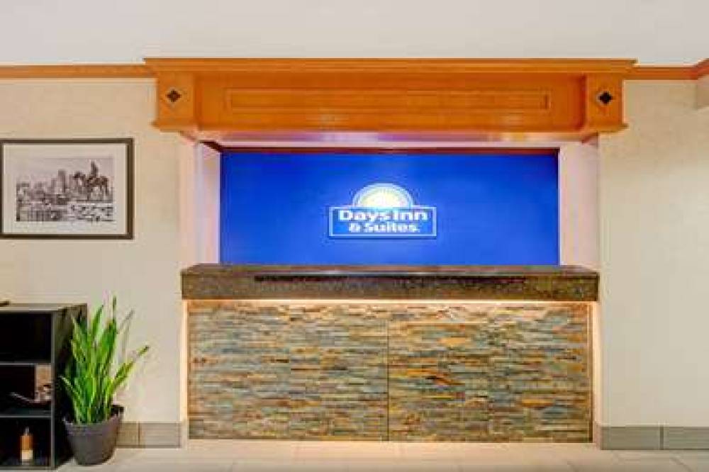 DAYS INN & SUITES BY WYNDHAM KANSAS 3