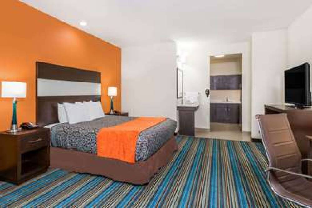 DAYS INN & SUITES BY WYNDHAM KATY 3