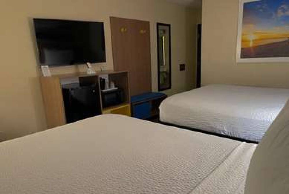 Days Inn & Suites By Wyndham Kaukauna WI 9