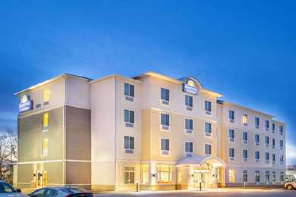 Days Inn & Suites By Wyndham, Kearn