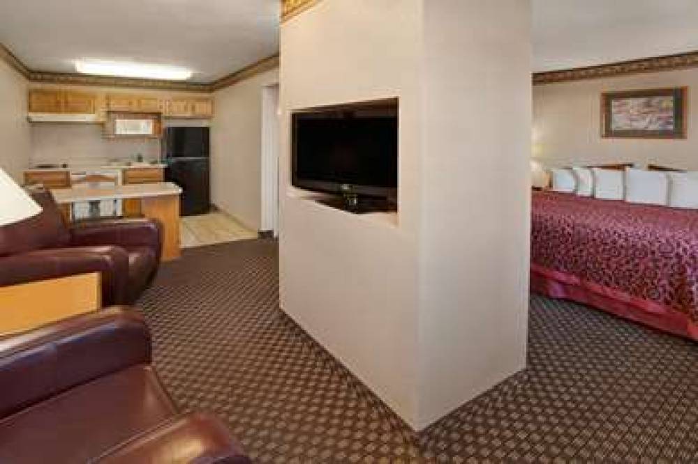 Days Inn & Suites By Wyndham Kokomo 7