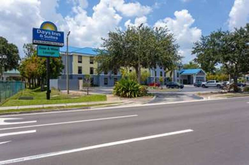 Days Inn & Suites By Wyndham Lakeland 3