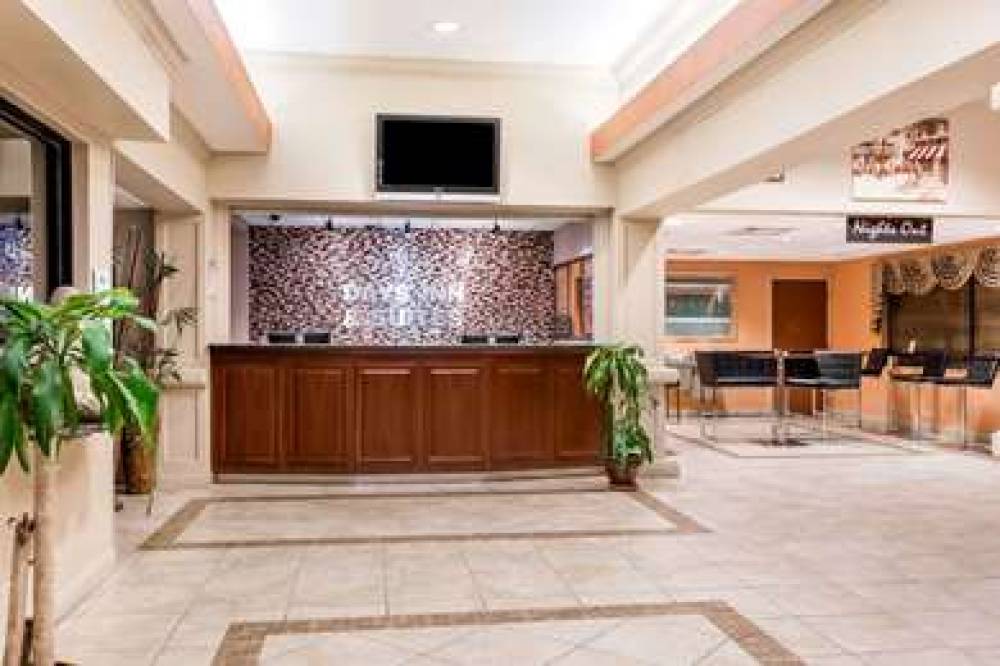 Days Inn & Suites By Wyndham Lakeland 5