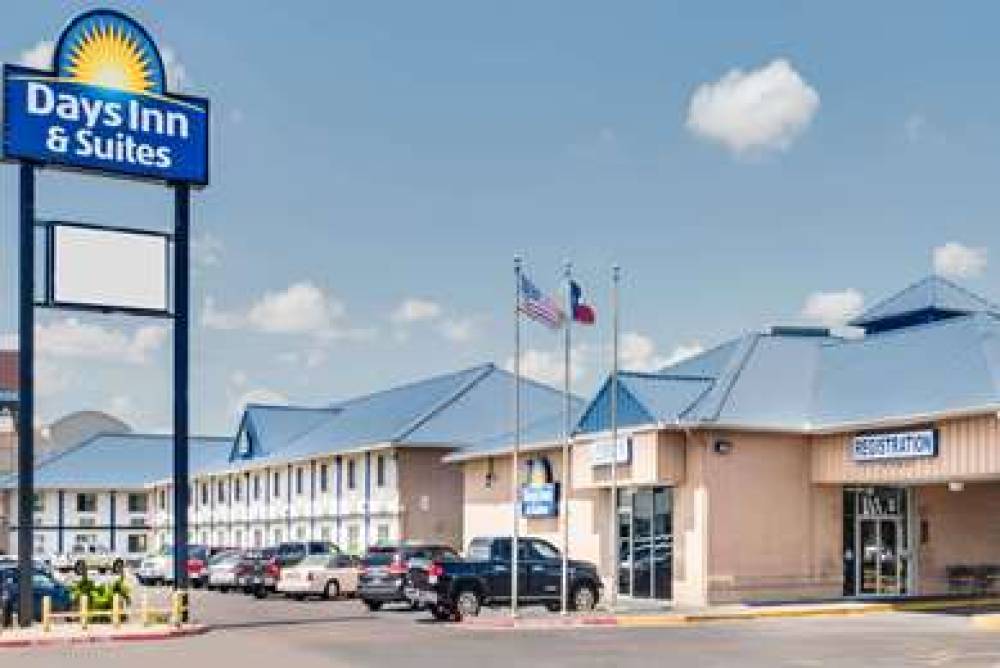 Days Inn & Suites By Wyndham Laredo