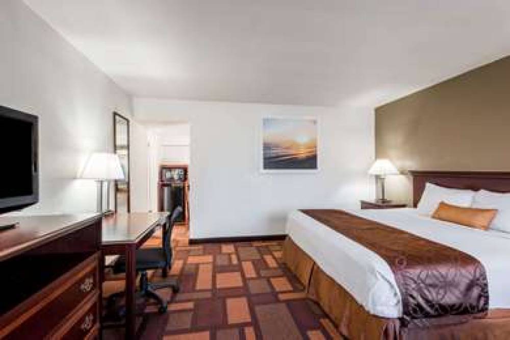 DAYS INN & SUITES BY WYNDHAM LODI 10