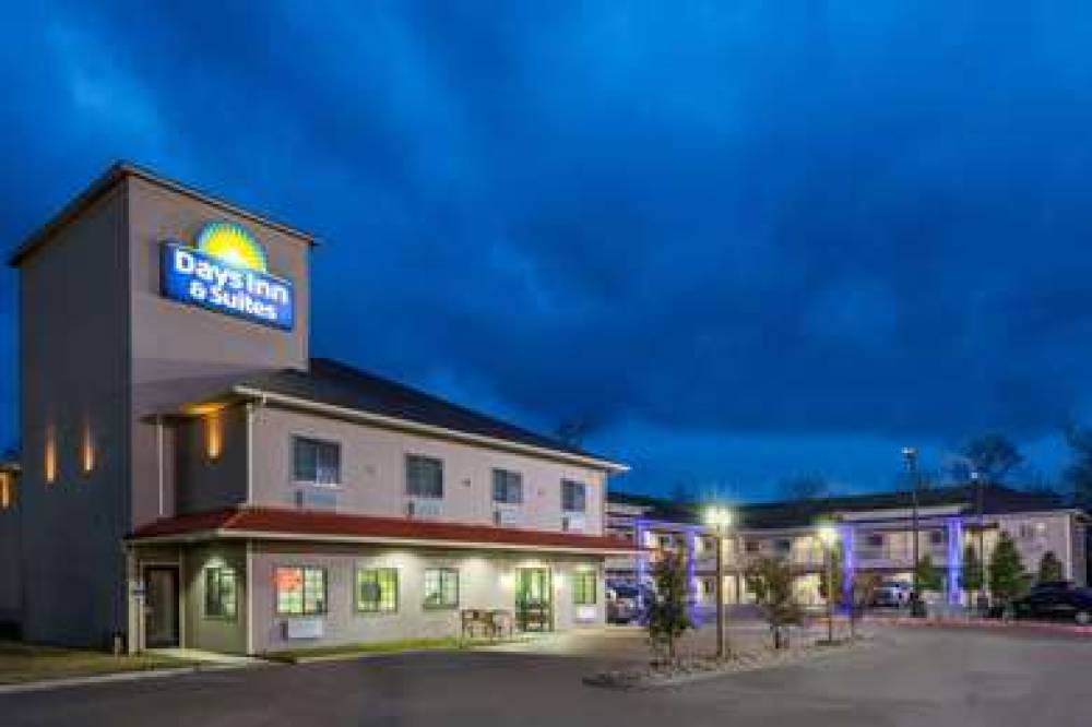 DAYS INN & SUITES BY WYNDHAM MADISO 1