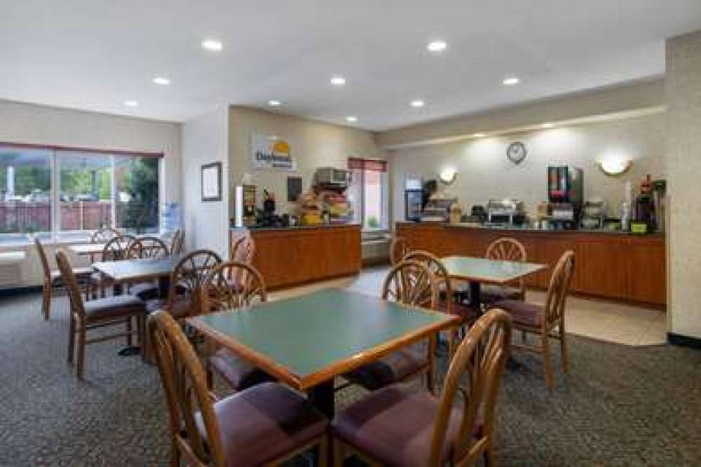 Days Inn & Suites By Wyndham Madison 10