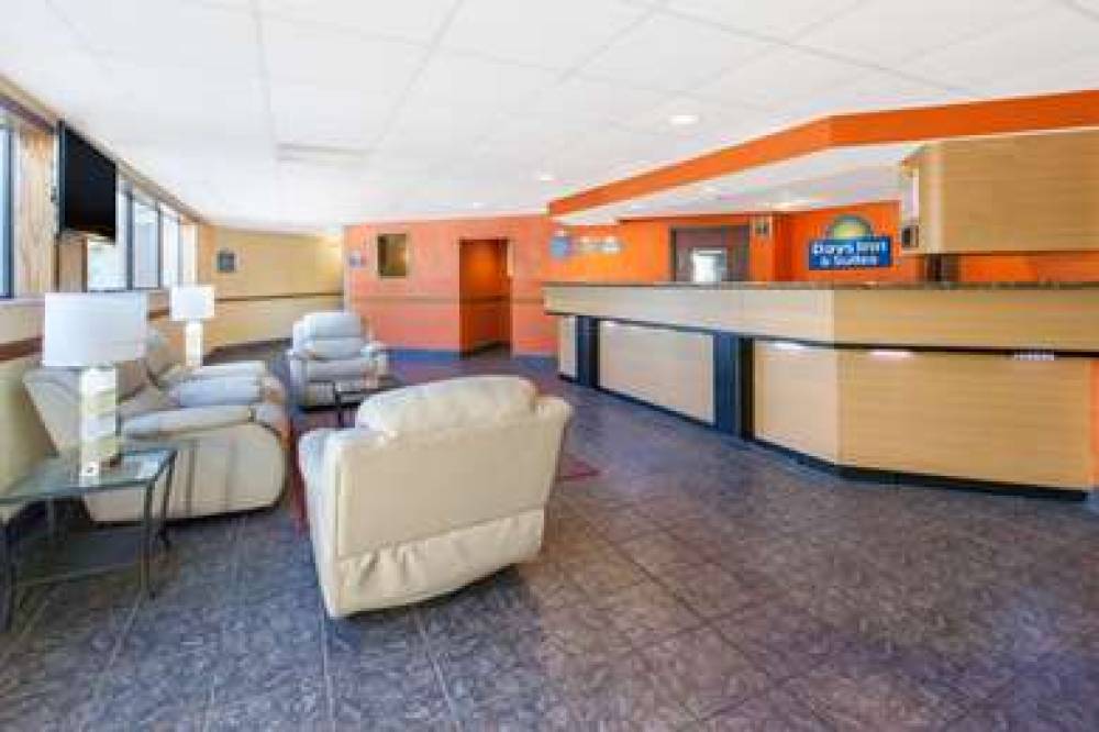 Days Inn & Suites By Wyndham Madison Heights MI 3