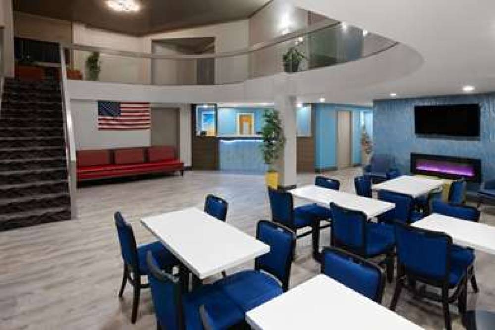 Days Inn & Suites By Wyndham Northwest Indianapolis 4