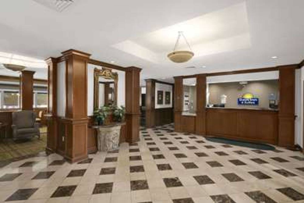 Days Inn & Suites By Wyndham Omaha NE 2