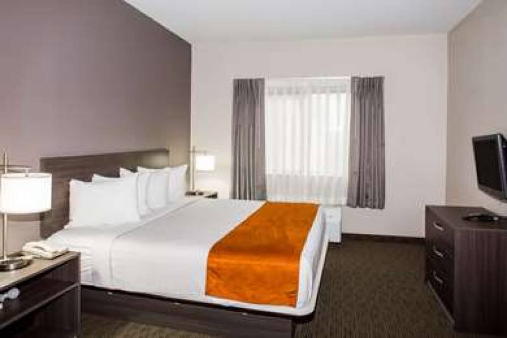 DAYS INN & SUITES BY WYNDHAM ORLAND 8